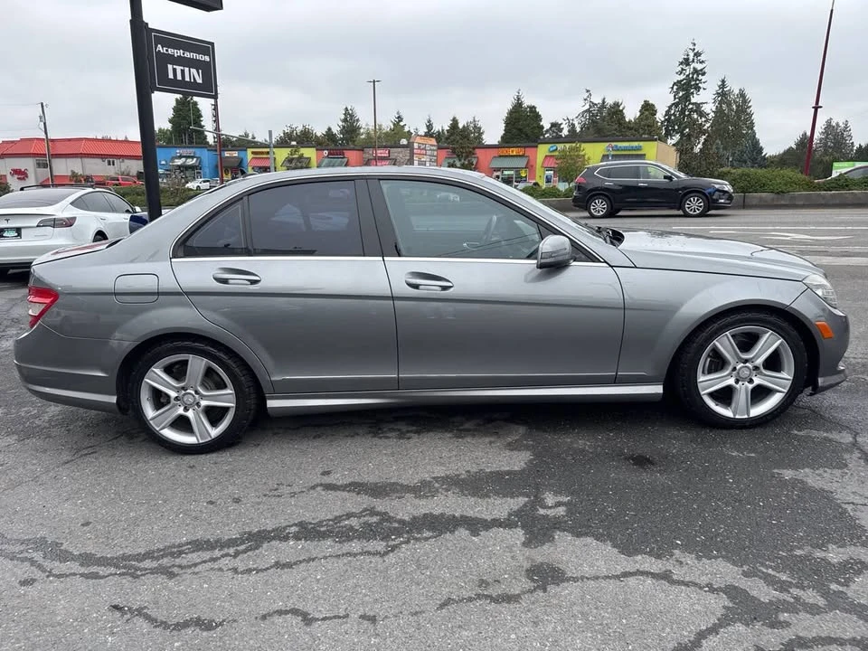 2011 Mercedes-Benz W204 C-Class - Image 10 of 20
