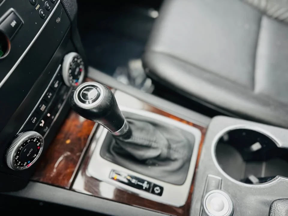 2011 Mercedes-Benz GLK-Class - Image 13 of 15