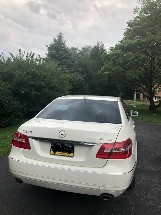 2011 Mercedes-Benz W212 E-Class - Image 8 of 15