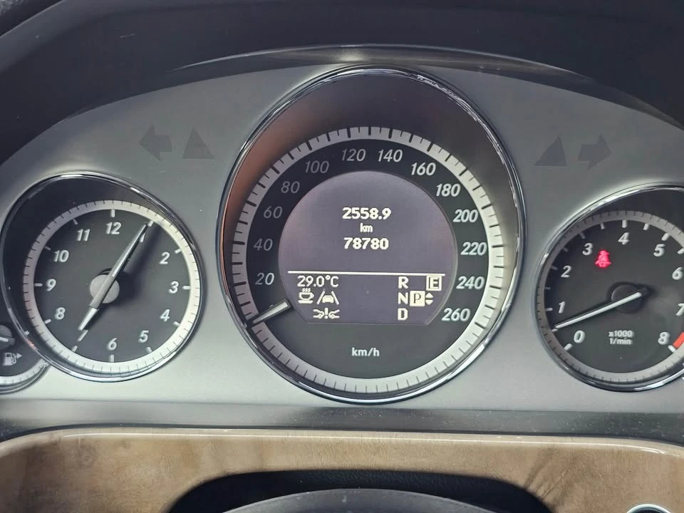 2011 Mercedes-Benz W212 E-Class - Image 11 of 14