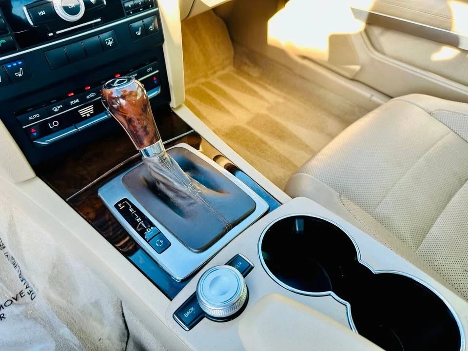 2011 Mercedes-Benz W212 E-Class - Image 16 of 20