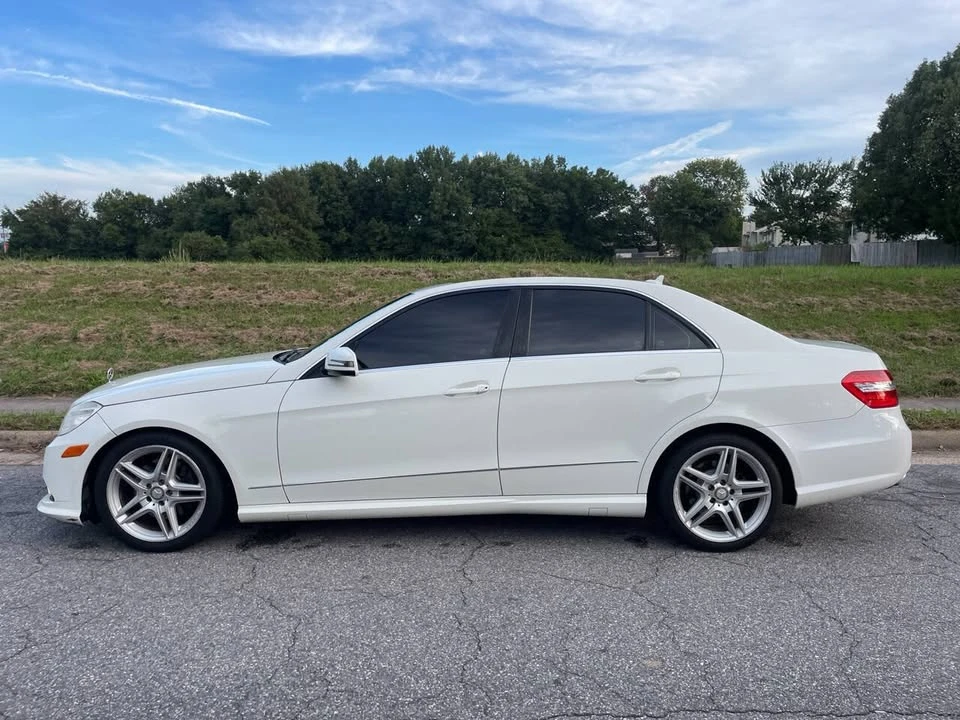2011 Mercedes-Benz W212 E-Class - Image 2 of 19