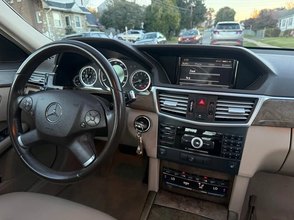 2011 Mercedes-Benz W212 E-Class - Image 16 of 19