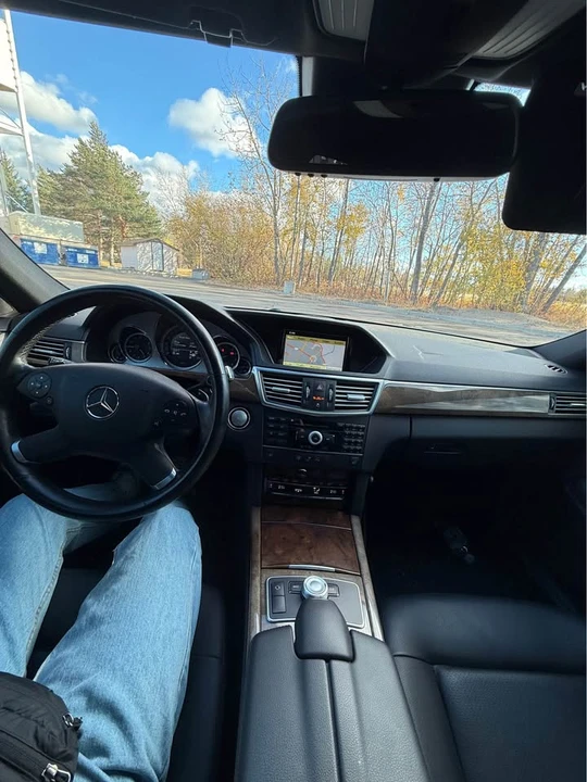 2011 Mercedes-Benz W212 E-Class - Image 16 of 19
