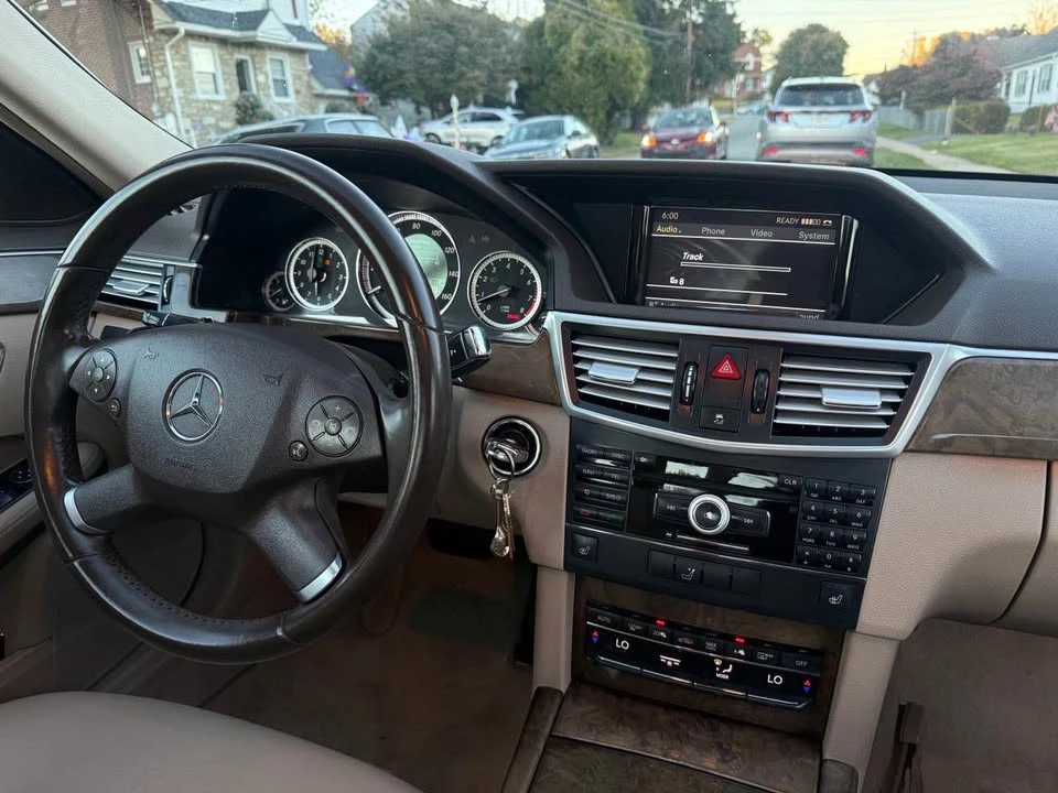 2011 Mercedes-Benz W212 E-Class - Image 11 of 18