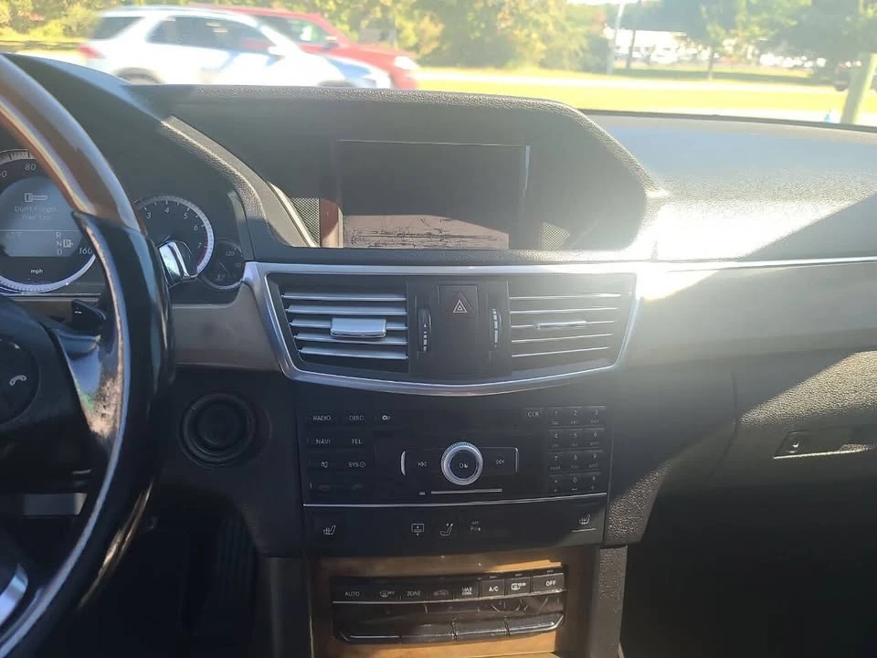2011 Mercedes-Benz W212 E-Class - Image 15 of 19