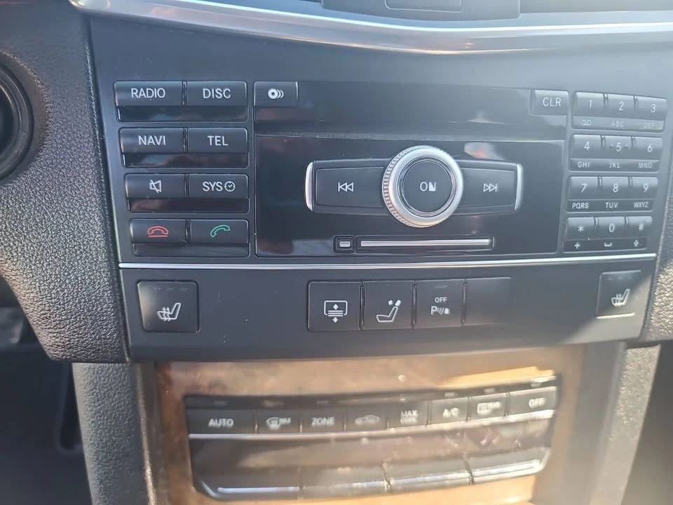 2011 Mercedes-Benz W212 E-Class - Image 17 of 19