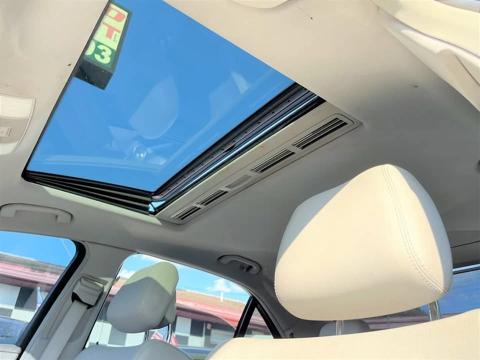 2011 Mercedes-Benz W212 E-Class - Image 16 of 20