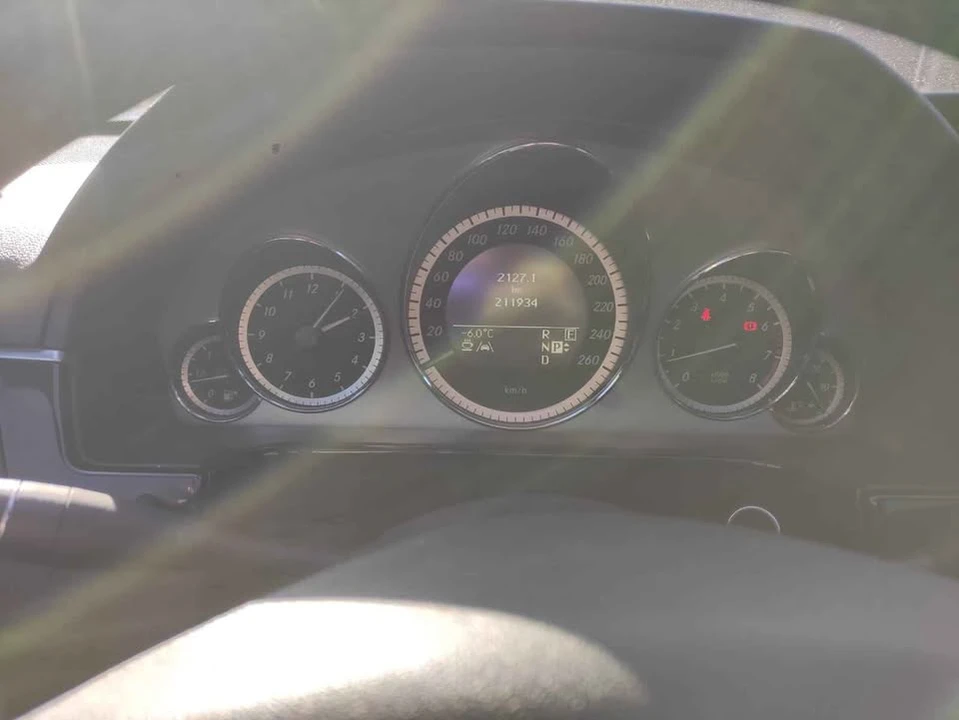 2011 Mercedes-Benz W212 E-Class - Image 7 of 12
