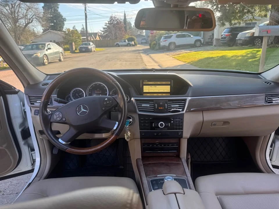 2011 Mercedes-Benz W212 E-Class - Image 8 of 19