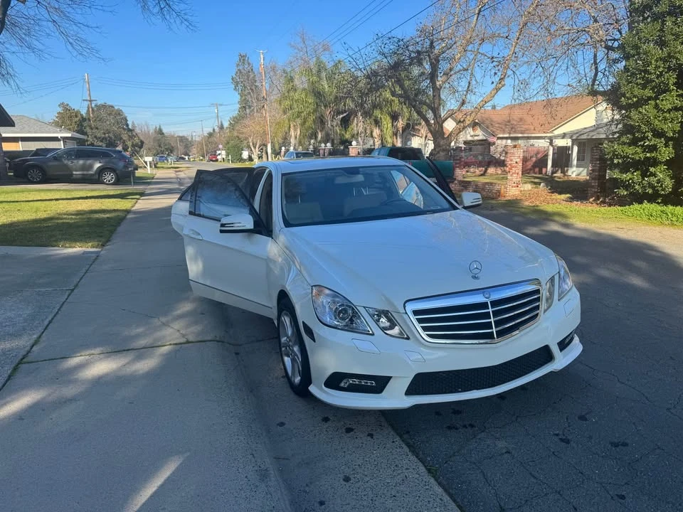 2011 Mercedes-Benz W212 E-Class - Image 2 of 19