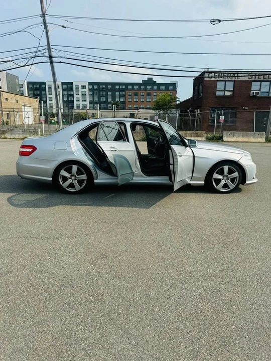 2011 Mercedes-Benz W212 E-Class - Image 16 of 19