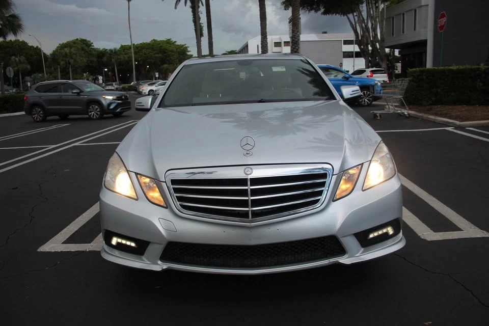 2011 Mercedes-Benz W212 E-Class - Image 2 of 17