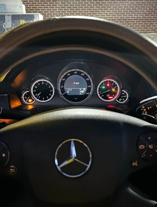 2011 Mercedes-Benz W212 E-Class - Image 16 of 19