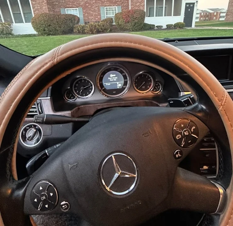 2011 Mercedes-Benz W212 E-Class - Image 7 of 16
