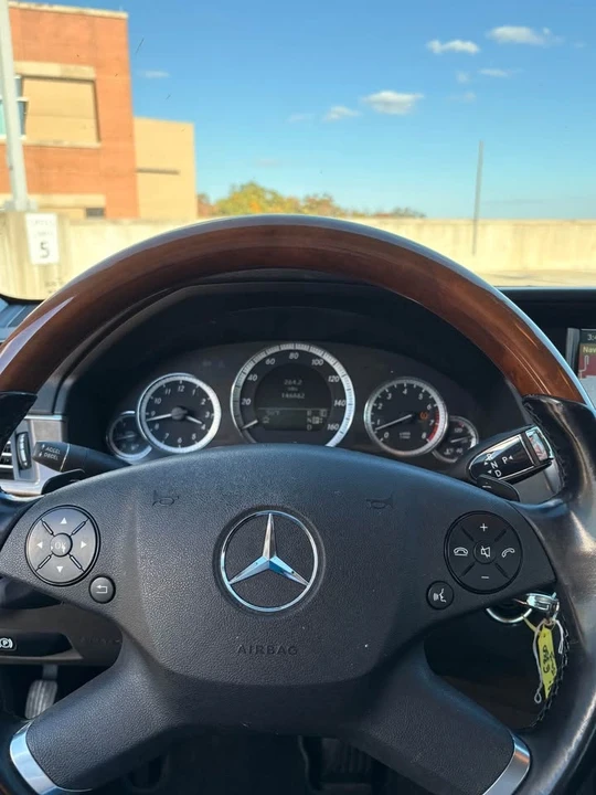 2011 Mercedes-Benz W212 E-Class - Image 11 of 15