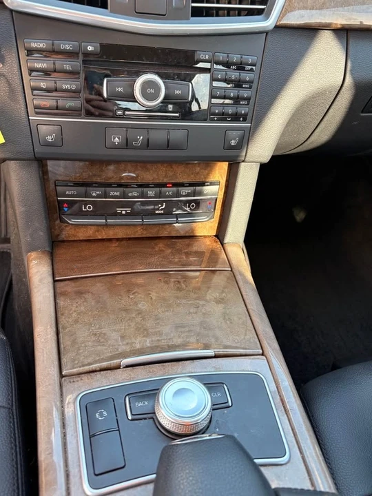 2011 Mercedes-Benz W212 E-Class - Image 9 of 15