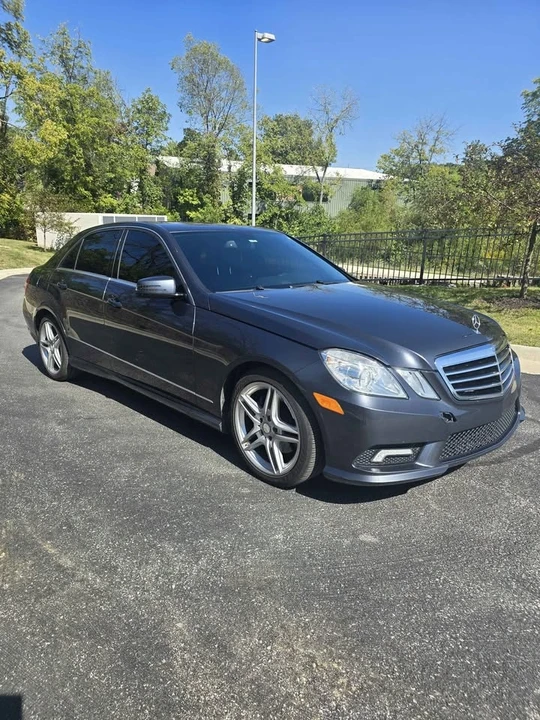 2011 Mercedes-Benz W212 E-Class - Image 2 of 13