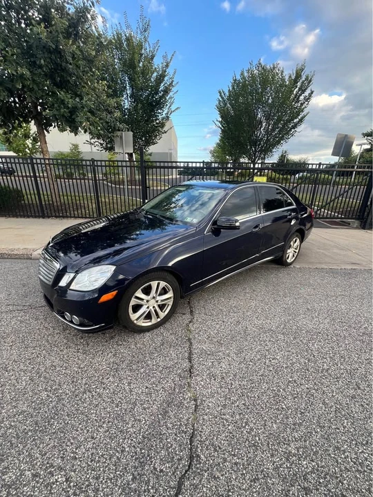 2011 Mercedes-Benz W212 E-Class - Image 2 of 12