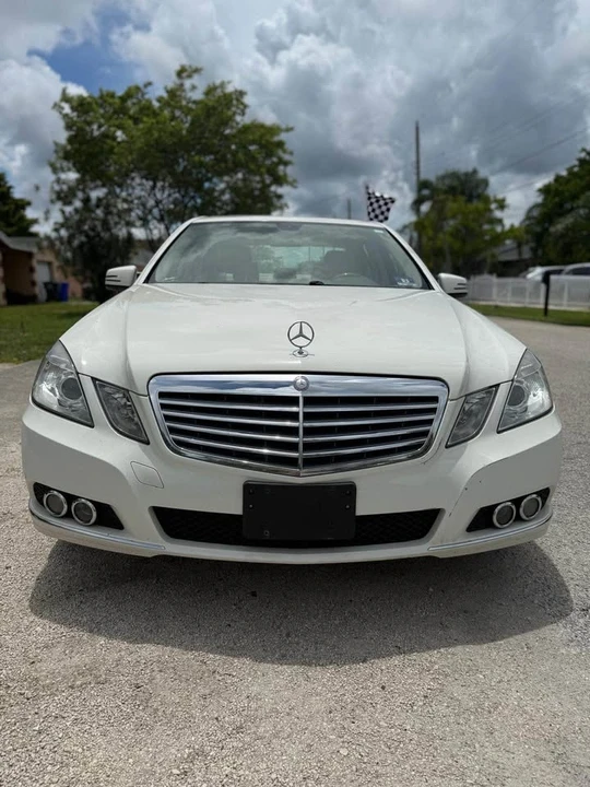 2011 Mercedes-Benz W212 E-Class - Image 3 of 8