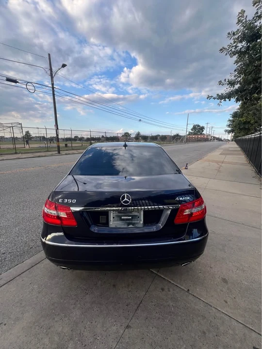 2011 Mercedes-Benz W212 E-Class - Image 6 of 12