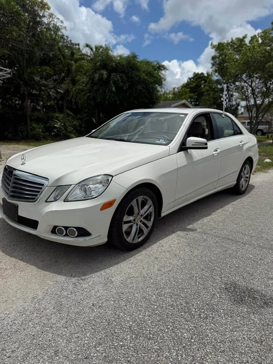 2011 Mercedes-Benz W212 E-Class - Image 4 of 8