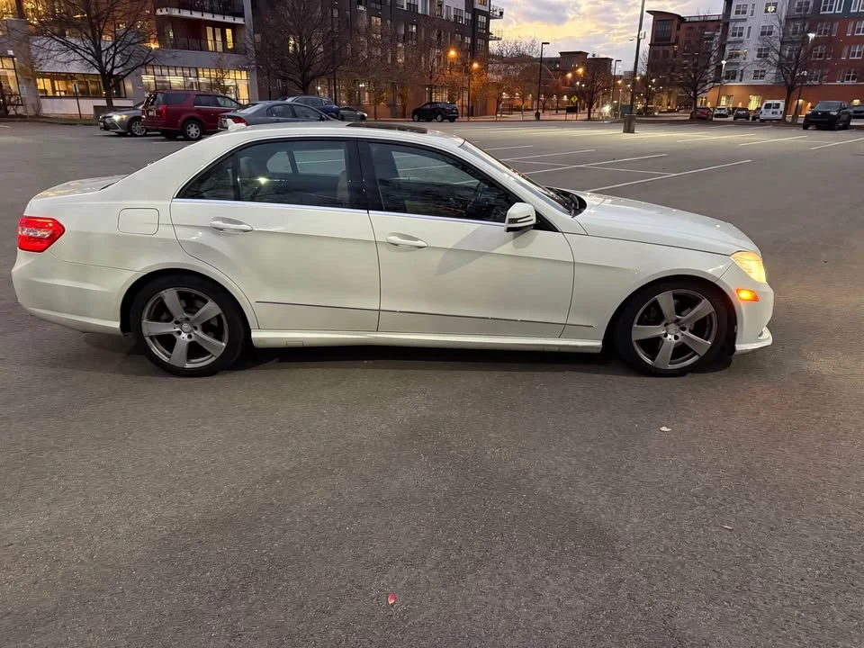 2011 Mercedes-Benz W212 E-Class - Image 3 of 10