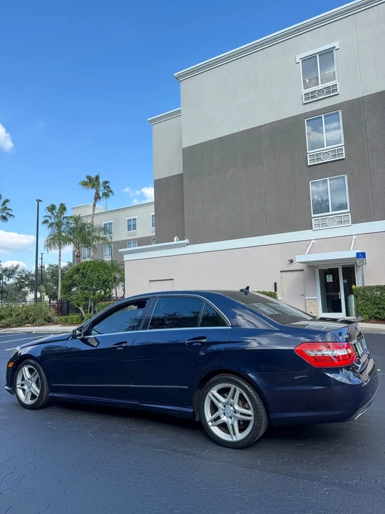 2011 Mercedes-Benz W212 E-Class - Image 2 of 16