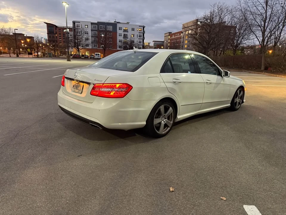 2011 Mercedes-Benz W212 E-Class - Image 4 of 10