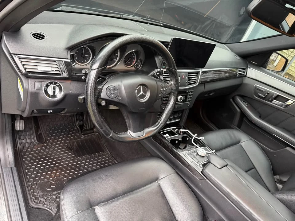 2011 Mercedes-Benz W212 E-Class - Image 6 of 14