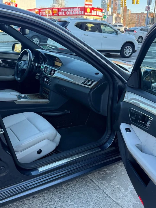 2011 Mercedes-Benz W212 E-Class - Image 8 of 13