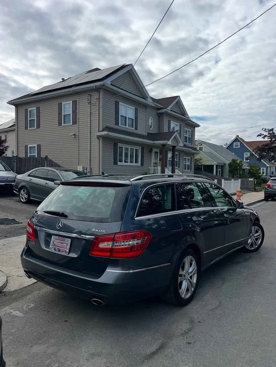 2011 Mercedes-Benz W212 E-Class - Image 2 of 11