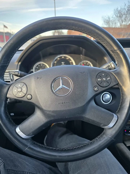 2011 Mercedes-Benz W212 E-Class - Image 8 of 20