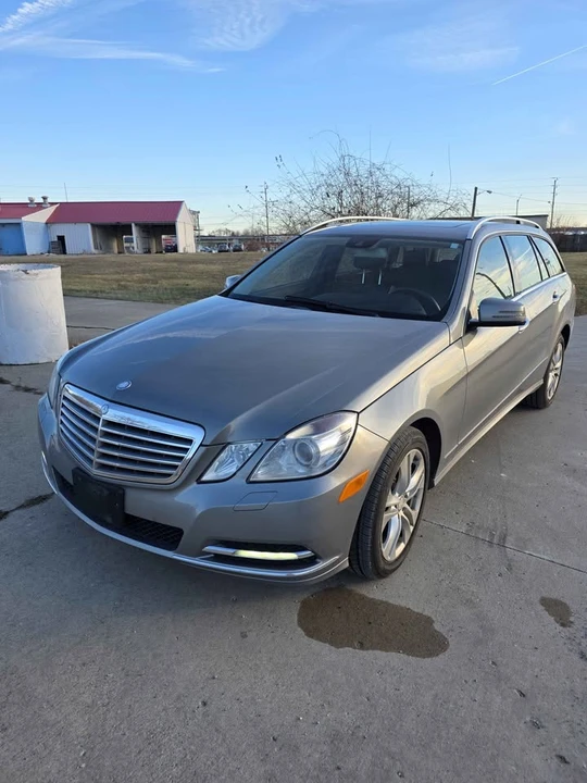 2011 Mercedes-Benz W212 E-Class - Image 2 of 20