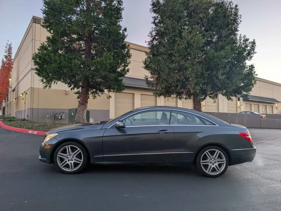 2011 Mercedes-Benz C207/A207 E-Class Coupe & Convertible - Image 2 of 16