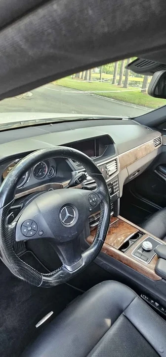 2011 Mercedes-Benz W212 E-Class - Image 9 of 14