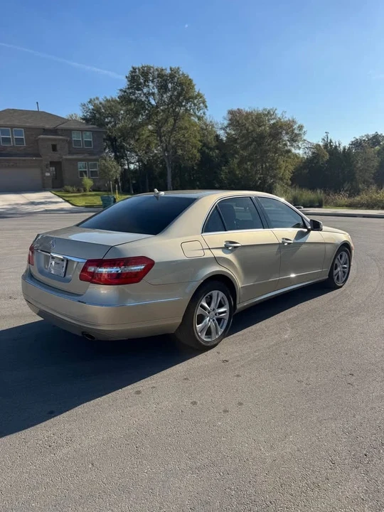 2011 Mercedes-Benz W212 E-Class - Image 7 of 16
