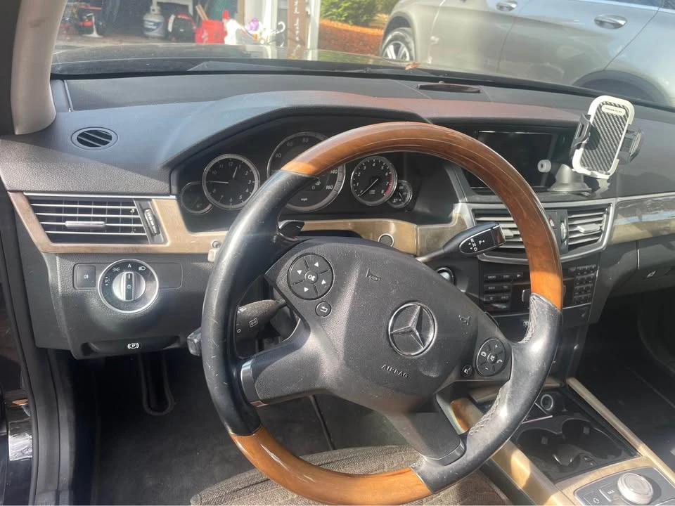 2011 Mercedes-Benz W212 E-Class - Image 7 of 14