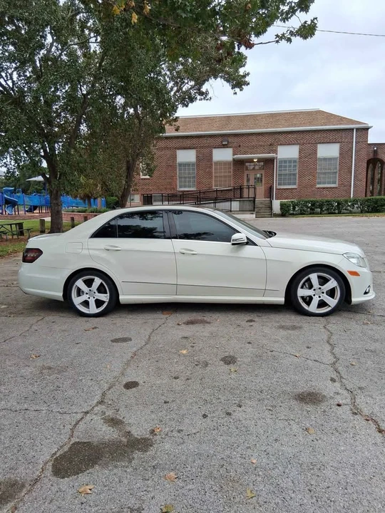 2011 Mercedes-Benz W212 E-Class - Image 2 of 13