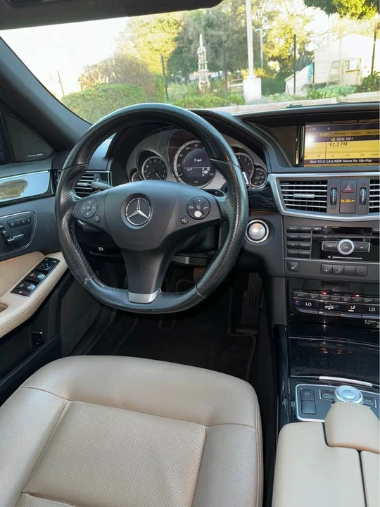 2011 Mercedes-Benz W212 E-Class - Image 11 of 16