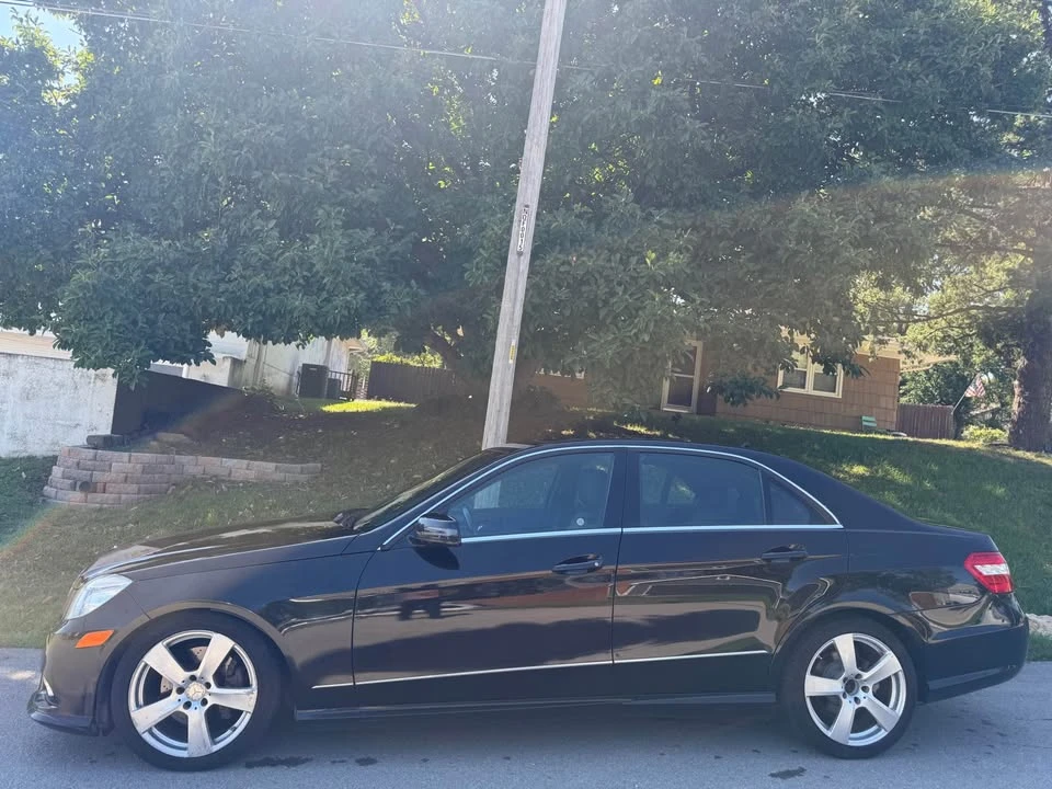 2011 Mercedes-Benz W212 E-Class - Image 2 of 11