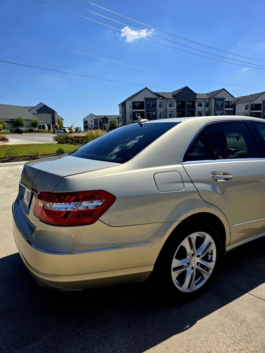2011 Mercedes-Benz W212 E-Class - Image 4 of 11
