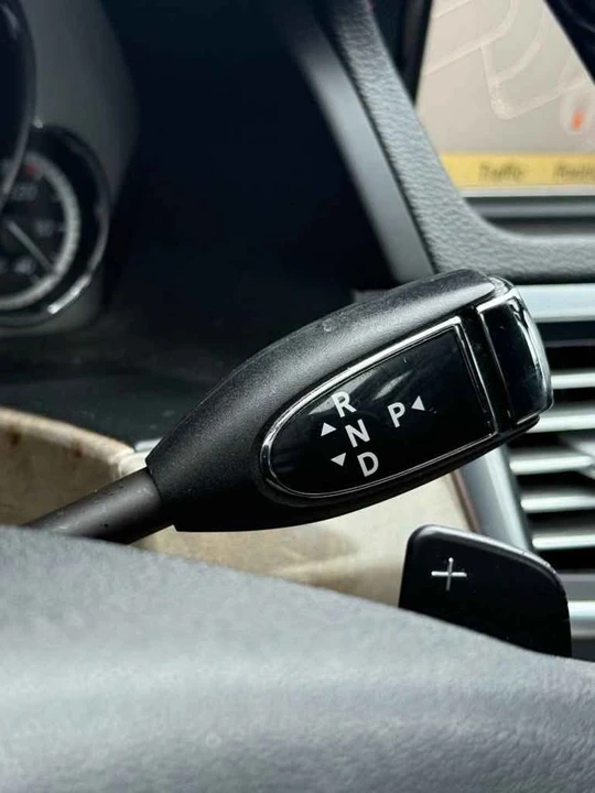 2011 Mercedes-Benz W212 E-Class - Image 9 of 18