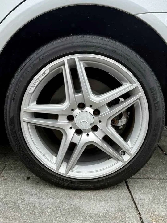 2011 Mercedes-Benz W212 E-Class - Image 2 of 18