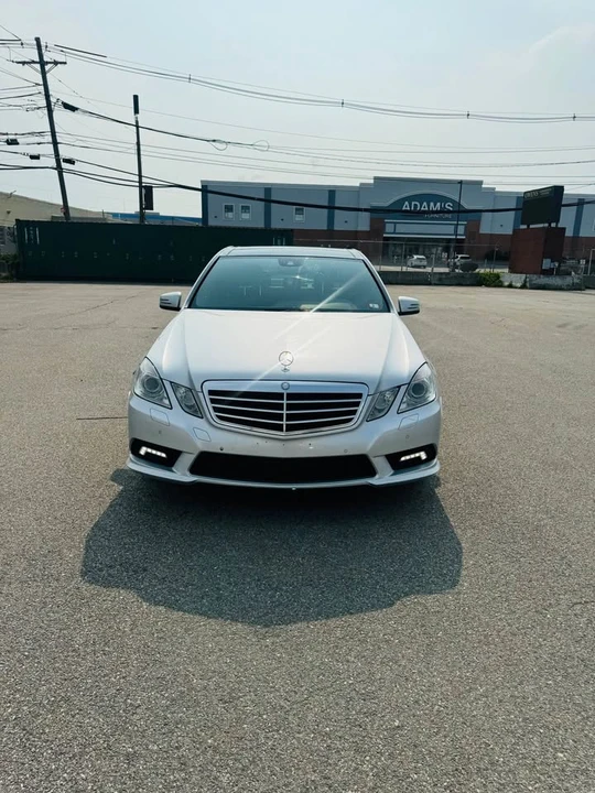 2011 Mercedes-Benz W212 E-Class - Image 2 of 17