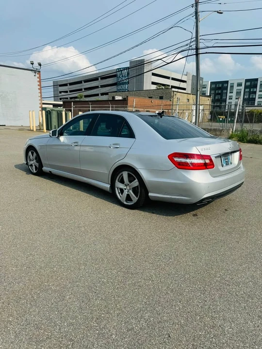 2011 Mercedes-Benz W212 E-Class - Image 4 of 17