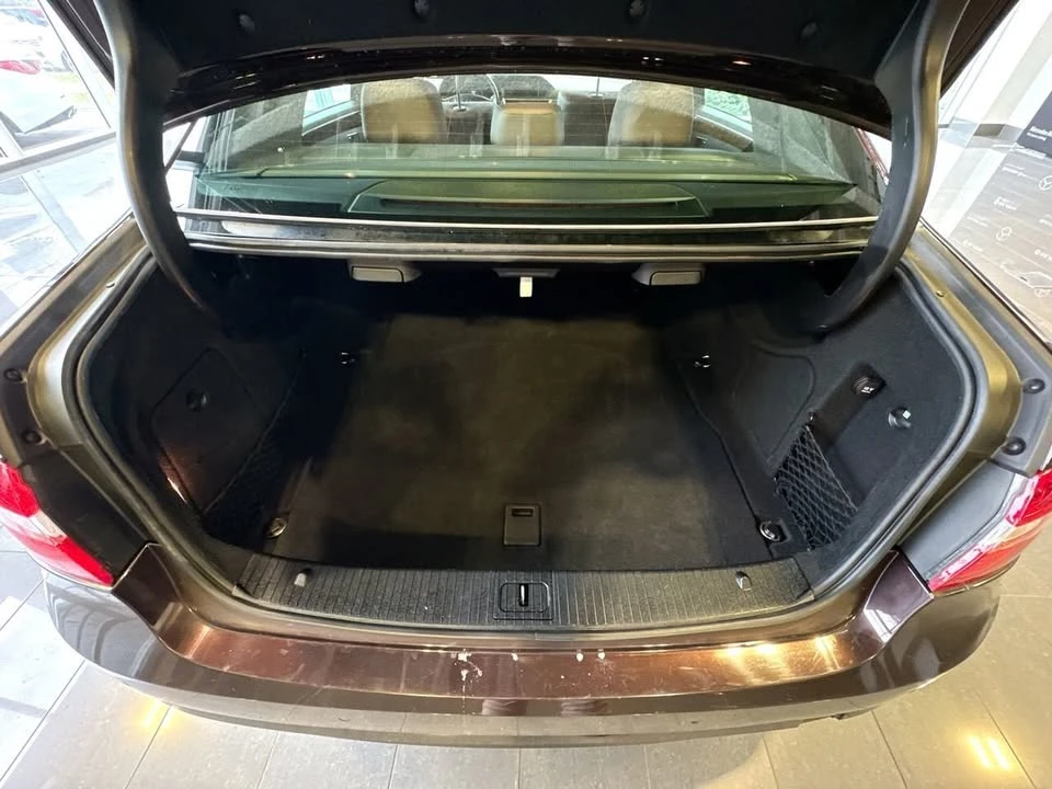 2011 Mercedes-Benz W212 E-Class - Image 7 of 18