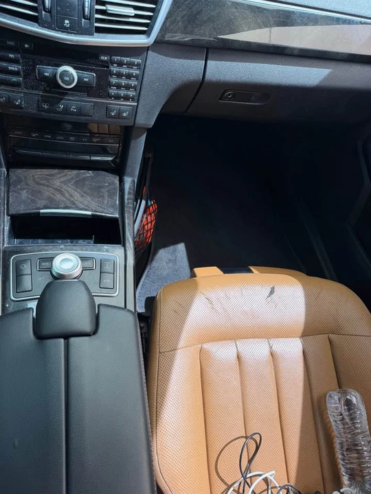 2011 Mercedes-Benz W212 E-Class - Image 15 of 20