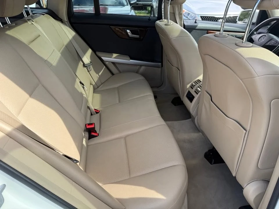 2011 Mercedes-Benz GLK-Class - Image 10 of 20