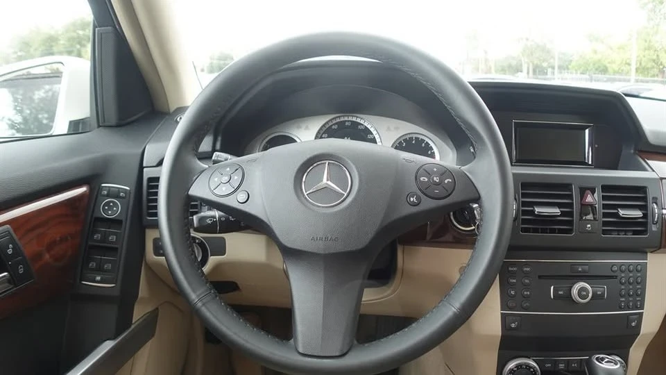 2011 Mercedes-Benz GLK-Class - Image 2 of 3